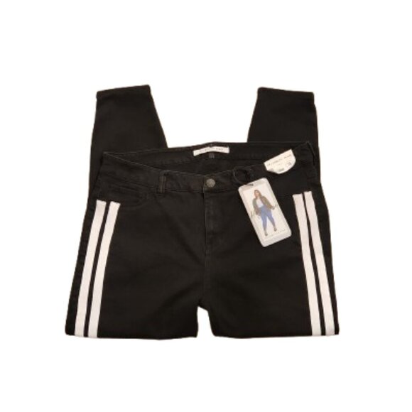 Celebrity Pink High-Rise Black Denim Ankle Skinny Jeans NWT - Picture 1 of 5